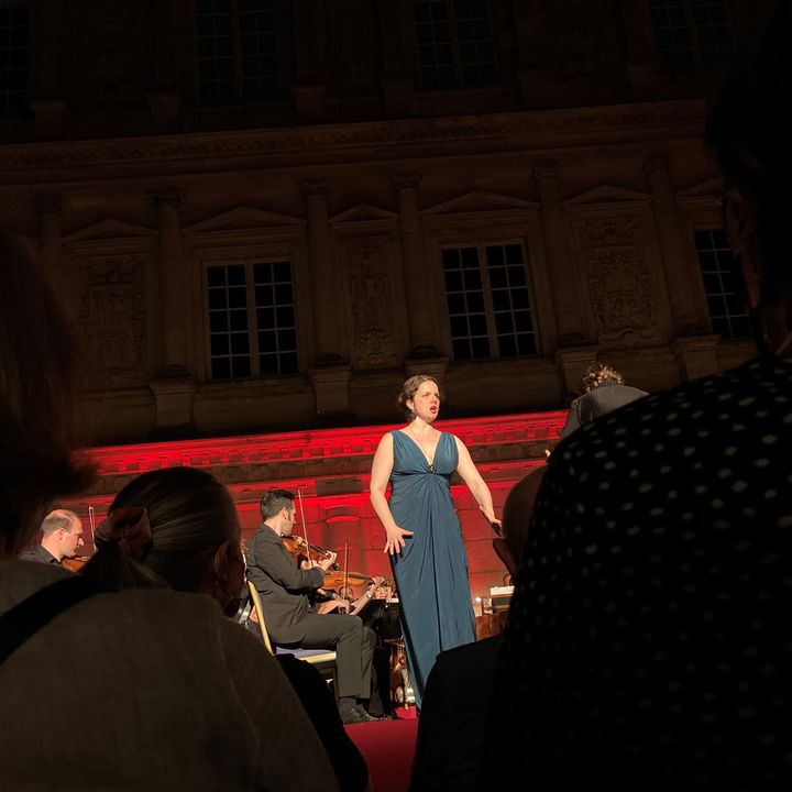 Olga Pudova, soprano, "Mozart le Magnifique", avec l'Insula Orchestra de Laurence Equilbey,&nbsp;Nuits musicales, &nbsp;Cour du Duché d'Uzès, le 21 juillet 2021 (Laurence Houot / FRANCEINFO CULTURE)