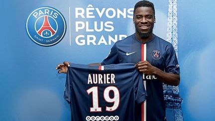 Le jeune défenseur Serge Aurier arrive à Paris