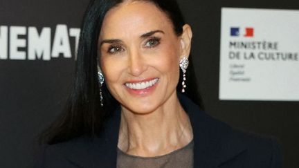 L'actrice américaine Demi Moore pose pour un photocall à l'avant-première du "The Substance" à la Cinémathèque française à Paris, le 5 novembre 2024. (ALAIN JOCARD / AFP)