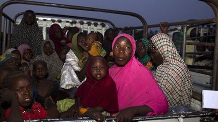 Camp de Yola (Nigeria), le 2 mai 2015. Arrivée des femmes et enfants secourus dans la forêt de Sambisa
 (REUTERS/Afolabi Sotunde.)