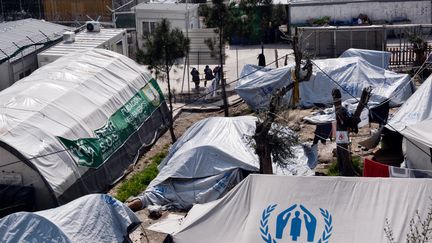 Un camp de réfugiés à Lesbos, le 16 mars 2017. (LOUISA GOULIAMAKI / AFP)