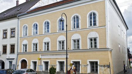 La maison natale d'Adolf Hitler à Braunau am Inn en Autriche. (MANFRED FESL / APA-PICTUREDESK)
