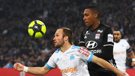  Valère Germain au duel avec Marcelo  (ANNE-CHRISTINE POUJOULAT / AFP)