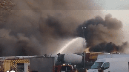 Gironde : un incendie a ravagé des camions-citernes dans une zone industrielle