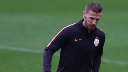 Le footballeur turc Serdar Aziz&nbsp;lors d'un entraînement à Istanbul (Turquie), le 10 décembre 2018.&nbsp; (ORHAN AKKANAT / ANADOLU AGENCY / AFP)