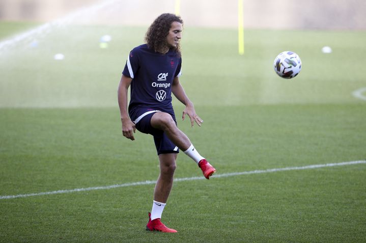 Mattéo Guendouzi à l'entraînement avec l'équipe de France lors de la&nbsp;Ligue des nations, le 8 octobre à Turin (JEAN CATUFFE / JEAN CATUFFE)