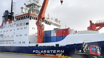 Le brise-glace "Polarstern" dans le port de Tromso en Norvège, le&nbsp;18 septembre 2019. (RUNE STOLTZ BERTINUSSEN / NTB SCANPIX / AFP)