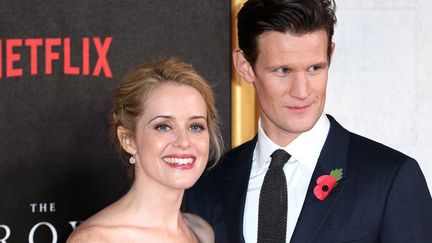 Les acteurs de la série "The Crown", Claire Foy et Matt Smith, le 1er novembre 2016 à Londres (Royaume-Uni). (RICHARD GOLDSCHMIDT / CROWDSPARK / AFP)