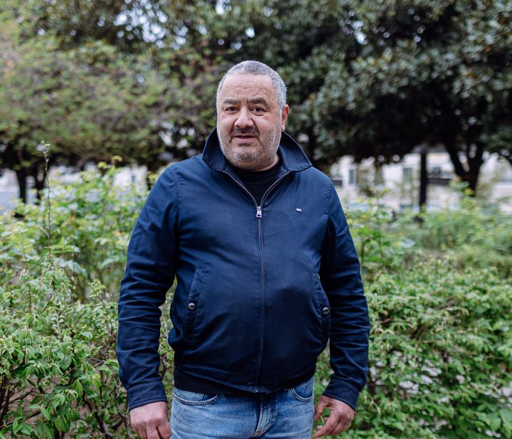 Charef Laroui pose à Tours (Indre-et-Loire), le 6 avril 2022. (PIERRE MOREL / FRANCEINFO)