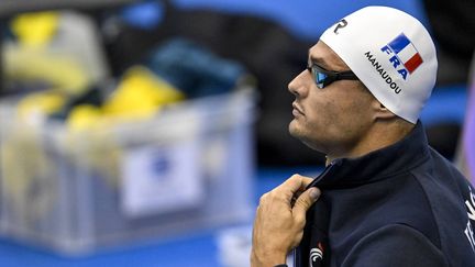 Le capitaine de l'équipe de France masculine, Florent Manaudou, lors des séries du relais 4x100 m nage libre, à l'occasion des Mondiaux de natation, le 23 juillet 2023, à Fukuoka (Japon). (SIPA)