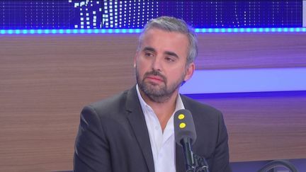 Alexis Corbière,&nbsp;porte-parole de Jean-Luc Mélenchon pour l'élection présidentielle de 2017, invité du 8h30 politique de franceinfo, le samedi 15 octobre 2016. (RADIO FRANCE)