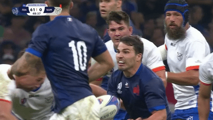 Coupe du monde de rugby : un choc en plein match cause une fracture au visage d’Antoine Dupont (France 2)