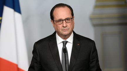 Le pr&eacute;sident Fran&ccedil;ois Hollande &agrave; l'Elys&eacute;e, le 14 novembre 2015. (STEPHANE DE SAKUTIN / AFP)