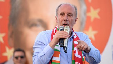 Le candidat à la présidentielle turque Muharrem Ince, le 8 mai 2023 à Antalya. (SINAN OZMUS / ANADOLU AGENCY / AFP)