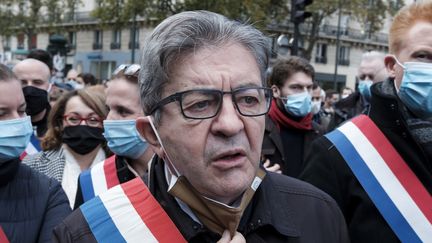 Le député de la France insoumise Jean-Luc Mélenchon lors de la marche en mémoire de Samuel Paty, à Paris, le 16 octobre 2020.&nbsp; (NICOLAS PORTNOI / HANS LUCAS / AFP)