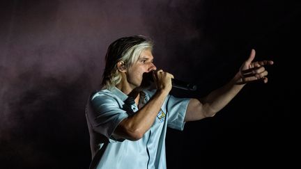 Le chanteur Orelsan en concert en juillet 2022 (NICOLAS LIPONNE / HANS LUCAS)