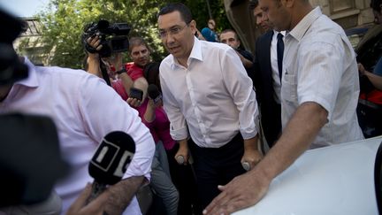 Le Premier ministre roumain,&nbsp;Victor Ponta, le 13 juillet 2015 &agrave; Bucarest (Roumanie). (DANIEL MIHAILESCU / AFP)