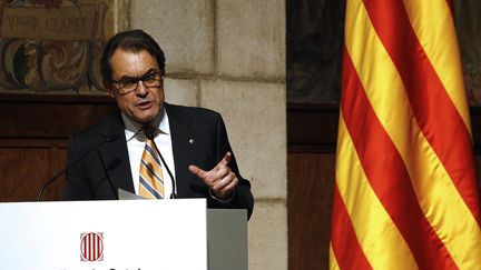 Le pr&eacute;sident du gouvernement r&eacute;gional catalan, Artur Mas, le 29 septembre 2014 &agrave; Barcelone (Espagne), lors d'un discours sur la transition nationale de la Catalogne. (QUIQUE GARCIA / AFP)