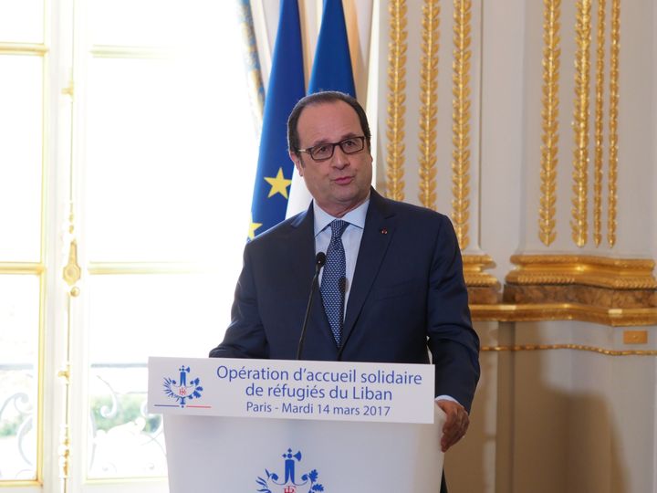 François Hollande, le 14 mars 2017, à l'Elysée à Paris, lors de la signature d'un accord pour l'accueil de réfugiés libanais. (THIBAULT CAMUS / AFP)