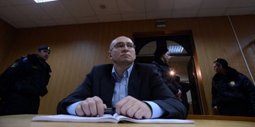 Dmitry Kratov lors de son procès à Moscou en décembre 2012. Le docteur de la prison dans laquelle Serguey Magnitsky est mort fut le seul accusé, et innocenté, dans l'affaire. D'autres officiels accusés par les Etats-Unis reçurent eux une promotion. (KIRILL KUDRYAVTSEV)