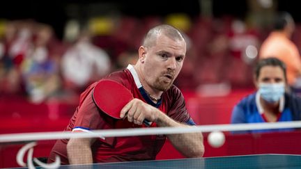 Florian Merrien sur le tournoi de simple en catégorie 4-5, samedi 25 août. (G.MIRAND / France Paralympique)