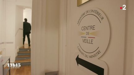 VIDEO. Dans le centre de veille du ministère de l'Intérieur, le "cœur du cœur du suivi d'événement" opérationnel 24 h/24