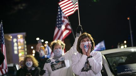 Des supportrices de Joe Biden, le 2 novembre à Pittsburgh en Pennsylvanie. (DREW ANGERER / GETTY IMAGES NORTH AMERICA)