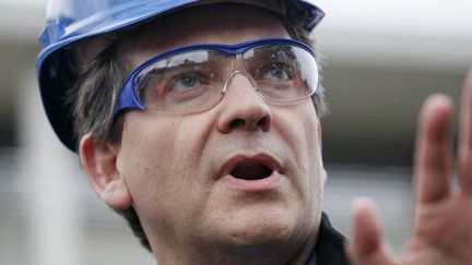 Le ministre du Redressement productif,&nbsp;Arnaud Montebourg&nbsp; visite un site chimique &agrave; Rousilllon (Vaucluse), le 4 f&eacute;vrier 2013. (ROBERT PRATTA / REUTERS)