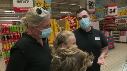 De plus en plus de grandes surfaces proposent des produits d'occasion en parallèle des marchandises neuves. Pourquoi ce choix est fait de la part des grandes enseignes, et pour quels résultats ? (France 2)