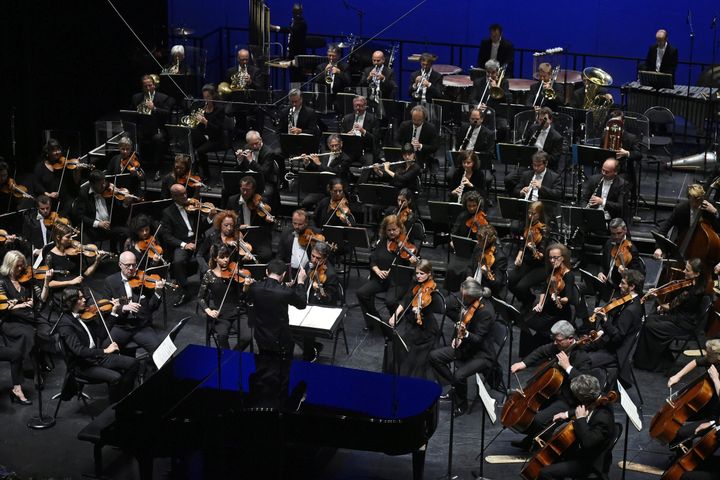 Festival international de musique de Besançon le 7 septembre 2019. Ben Glassberg dirige l'Orchestre Philharmonique de Radio-France. (FRANCK LALLEMAND / MAXPPP)