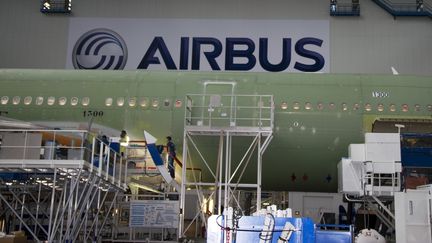 Usine de construction chez Airbus. Photo d'illustration. (PASCAL PAVANI / AFP)