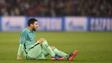 L'attaquant du FC Barcelone, Lionel Messi, après la défaite de son équipe face au PSG, le 14 février 2017. (CHRISTOPHE SIMON / AFP)