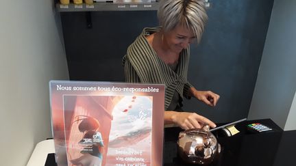 Le salon de coiffure de&nbsp;Céline Gaumard, à Belfort. (ADELINE DIVOUX / RADIO FRANCE)