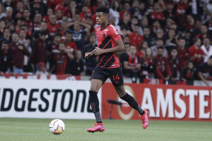 Robson Bambu sous le maillot de l'Athletico Paranaense  (GABRIEL MACHADO / AGIF)