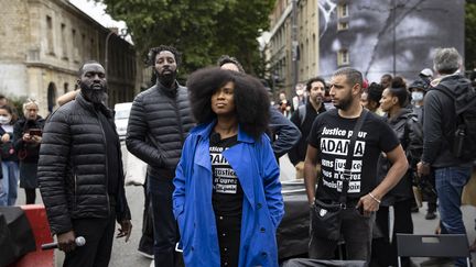 Assa Traoré, la soeur d'Adama Traoré, lors d'une conférence de presse, le 9 juin 2020 à Paris. (IAN LANGSDON / EPA)