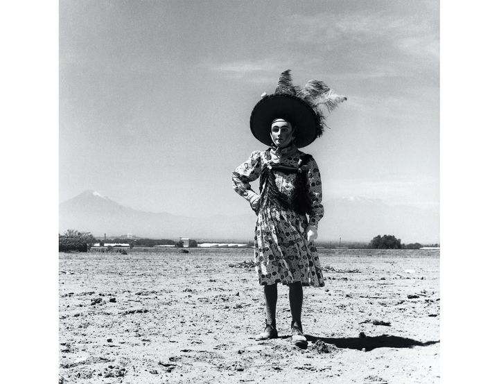 Graciela Iturbide, Carnaval, Tlaxcala, México, 1974 (© Graciela Iturbide)