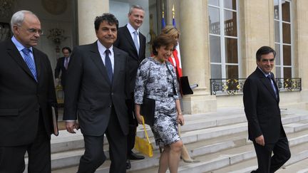 A la sortie du dernier Conseil des ministres du gouvernement Fillon, le 9 mai 2012. (PHILIPPE WOJAZER / REUTERS)