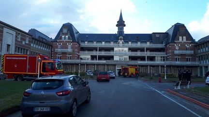 Une soixantaine de pompiers sont intervenus à l'institut Calot de Berck-sur-Mer (Pas-de-Calais), le 9 février 2018. (RADIO FRANCE / MATTHIEU DARRIET)