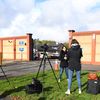 Des médias parlent de l'affaire&nbsp;Xavier Dupont de Ligonnès, à Glasgow (Ecosse), le 12 octobre 2019. (ANDY BUCHANAN / AFP)