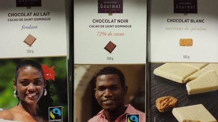 Ces emballages de tablettes de chocolat de la gamme Monoprix Gourmet sont tax&eacute;s de racisme. (@FEYZBELHA / TWITTER)