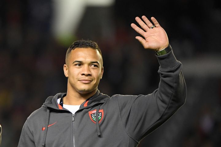 Le Sud-Africain Cheslin Kolbe a été présenté officiellement à ses nouveaux supporters, samedi 16 octobre au stade Mayol, en amont de la rencontre entre Toulon et le Racing 92. (NICOLAS TUCAT / AFP)