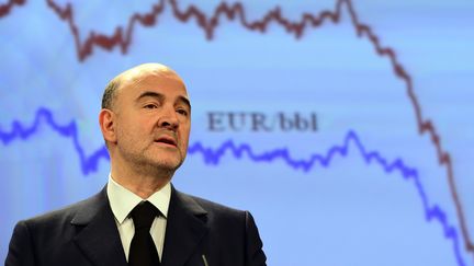 Le commissaire europ&eacute;en aux Affaires &eacute;conomiques , Pierre Moscovici, tient une conf&eacute;rence de presse &agrave; Bruxelles (Belgique), le 5 f&eacute;vrier 2015. (EMMANUEL DUNAND / AFP)