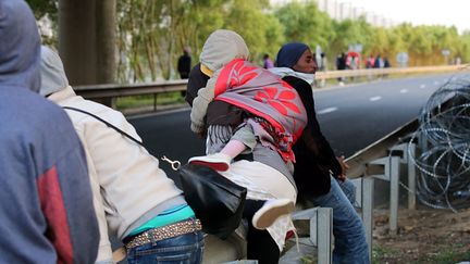 &nbsp; (Intrusion de migrants sur le site de l'Eurotunnel | © MAXPPP)