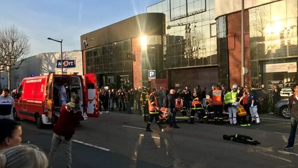 Quatre "gilets jaunes" blessés par un automobiliste à Rouen (Seine-Maritime), le 16 février 2019. (RADIO FRANCE / SIXTINE LYS)