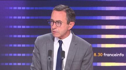 Bruno Retailleau, le président du groupe Les Républicains (LR) au Sénat, était l'invité du 8.30 de franceinfo le 5 juillet 2023. (FRANCEINFO / RADIOFRANCE)