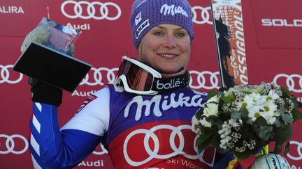 La Fran&ccedil;aise&nbsp;Tessa Worley sur le podium apr&egrave;s sa victoire au slalom g&eacute;ant de Soldeu en Andorre le 12 f&eacute;vrier 2012. (JAVIER SORIANO / AFP)