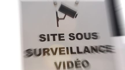  (Le vigile a pu regarder son match grâce à une caméra de surveillance du magasin © Maxppp)