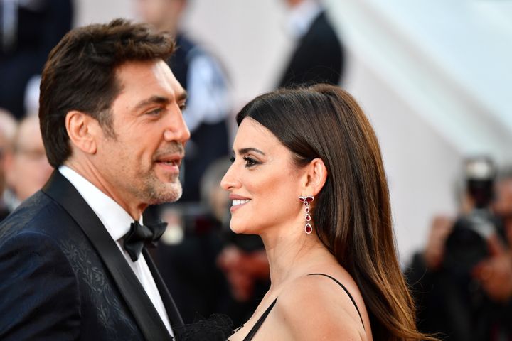 Penelope Cruz et Javier Bardem, mariés dans la vraie vie, intimes dans "Everybody Knows" d'Asghar Farhadi.
 (Alberto PIZZOLI / AFP)