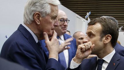 Michel Barnier et Emmanuel Macron, en février 2019. (MICHEL EULER / POOL)