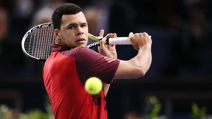 Jo-Wilfried Tsonga a gagn&eacute; face &agrave; l'Italien Andreas Seppi en huiti&egrave;me de finale du Masters 1000 de Bercy-Paris, le 10 novembre 2011. (MIGUEL MEDINA / AFP)